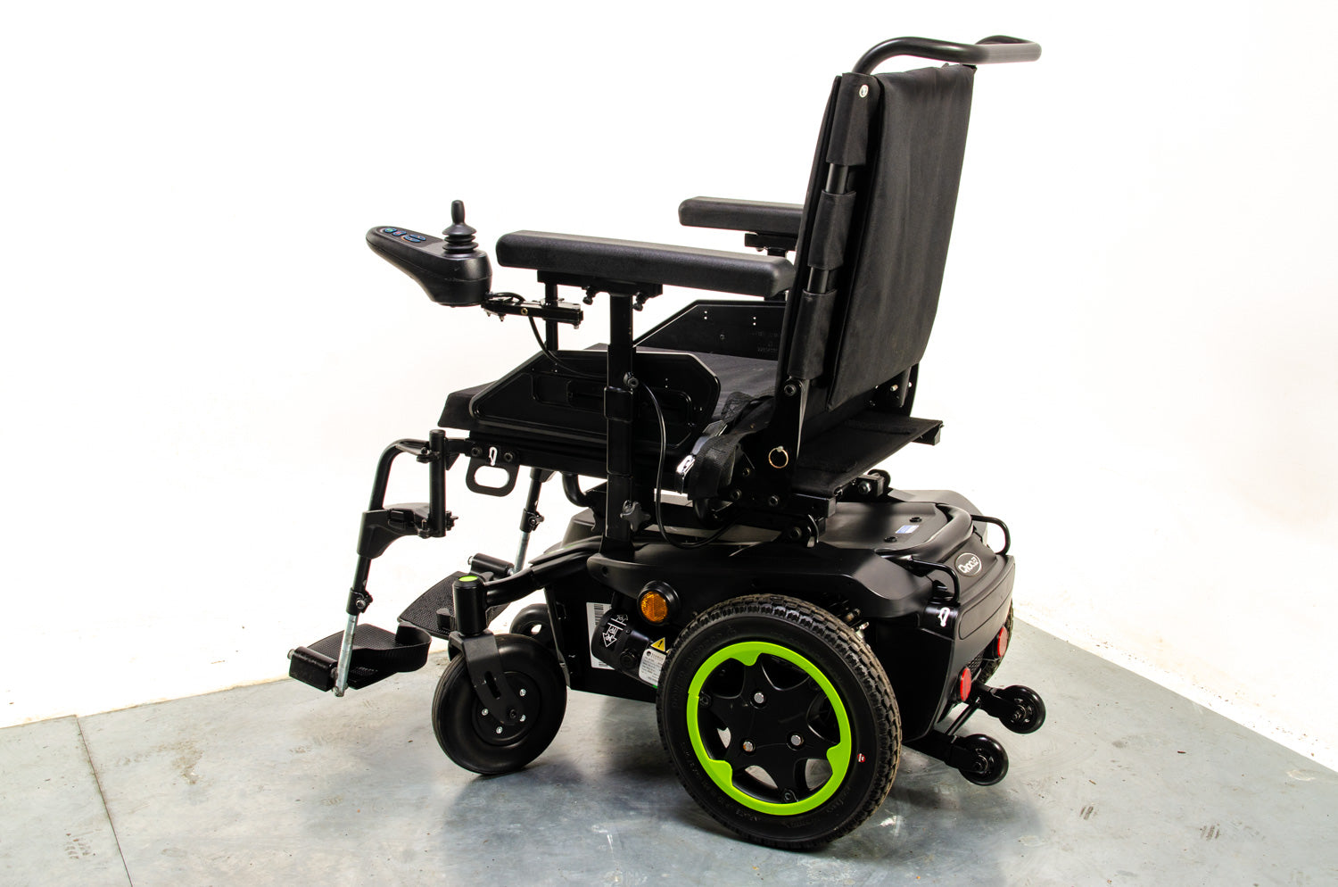 Quickie Q100 R Compact Indoor Outdoor Powerchair Wheelchair Sunrise Medical