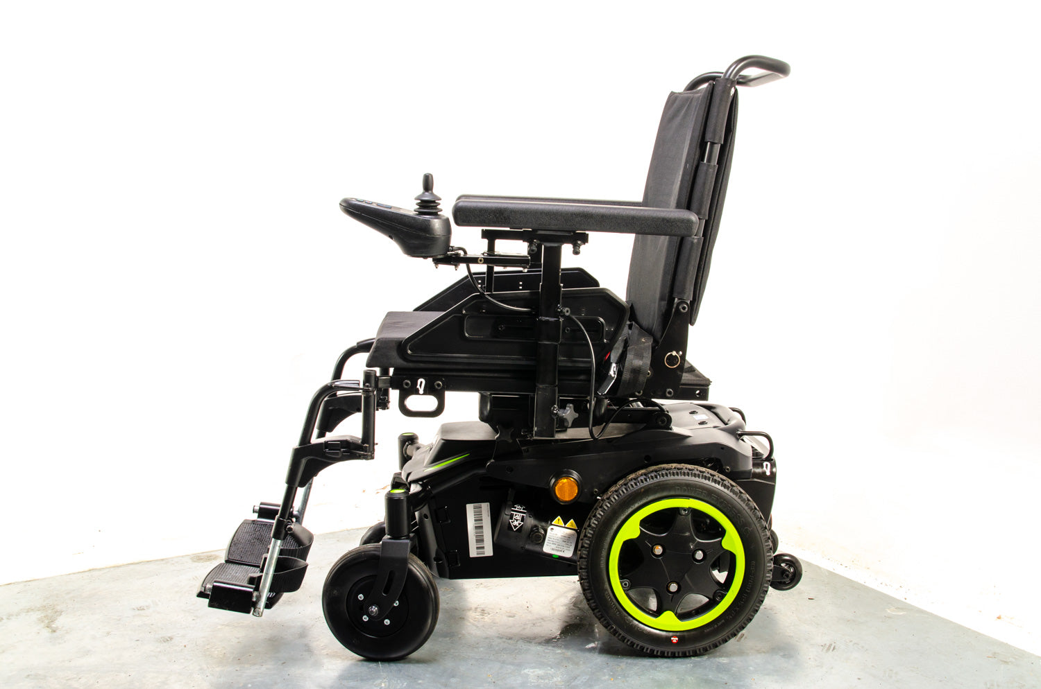 Quickie Q100 R Compact Indoor Outdoor Powerchair Wheelchair Sunrise Medical