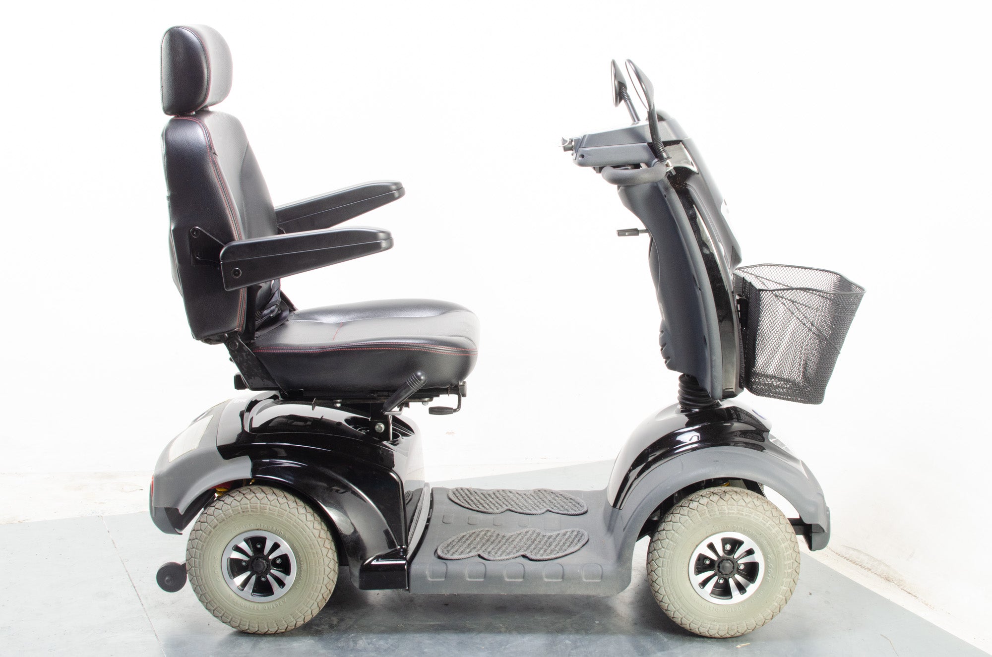 TGA Mystere Large Comfy Electric Mobility Scooter 8mph Class 3 Black Secondary image