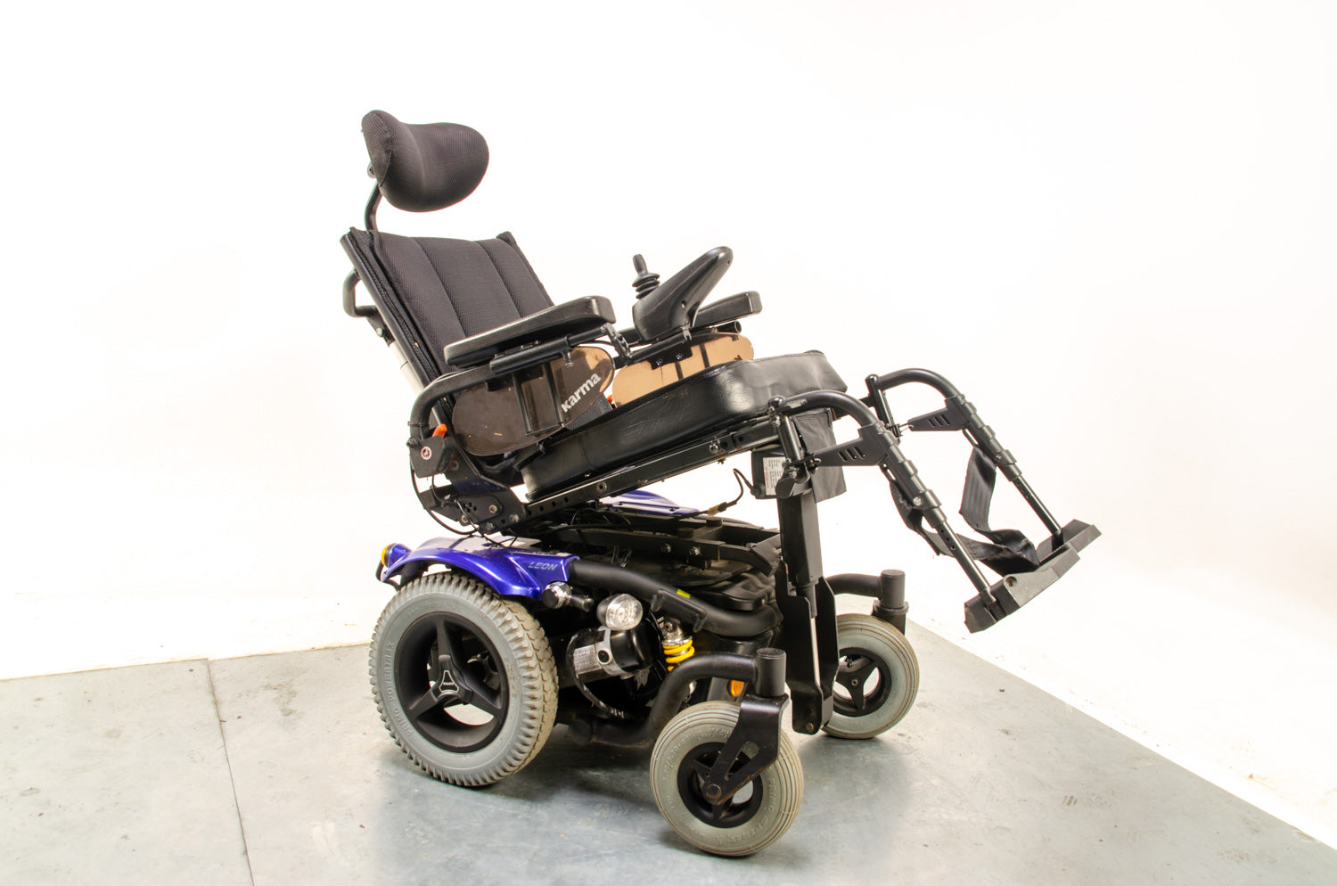 Karma Leon 8mph Outdoor Electric Wheelchair Powerchair Power Tilt Recline Full Suspension Secondary image