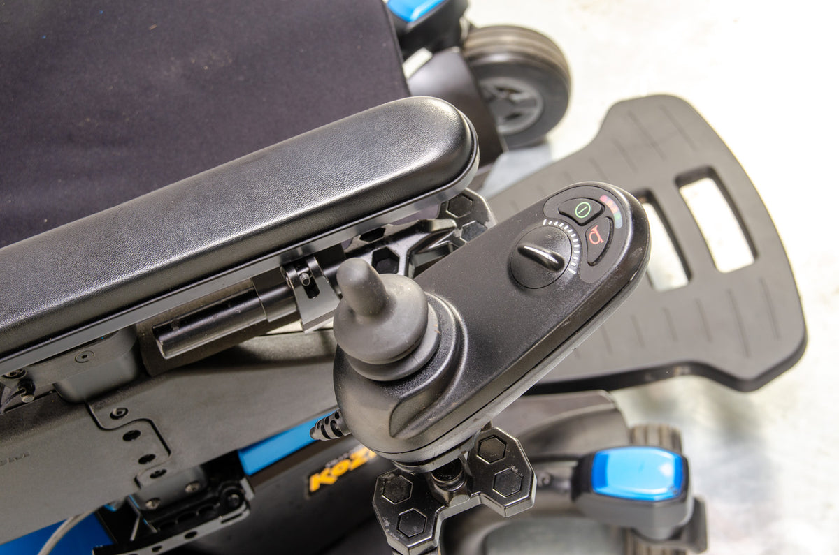 Quantum Kozmo Portable Powerchair Compact Agile Electric Wheelchair Indoor Pride Go-Chair Transportable