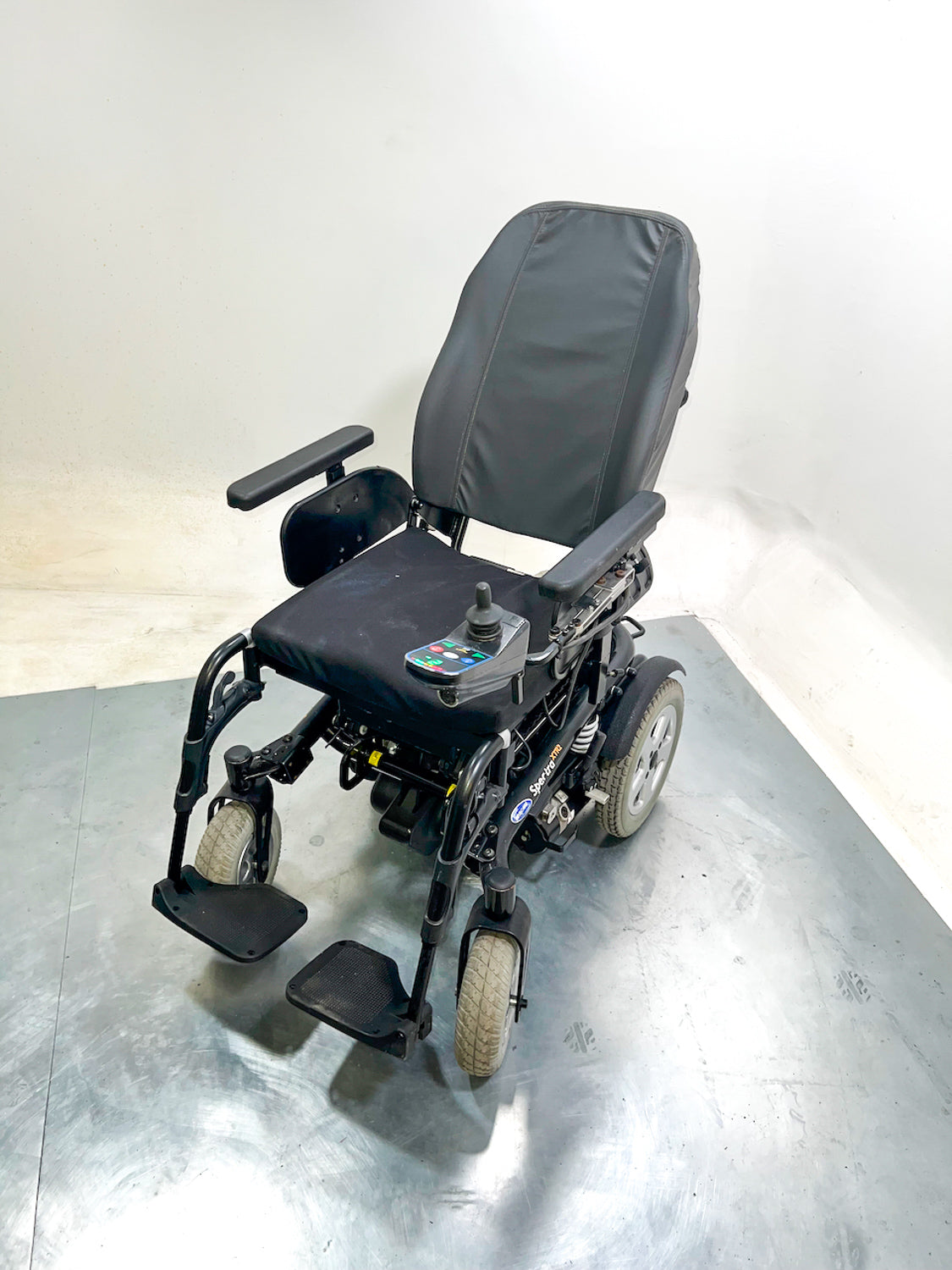 Invacare Spectra XTR2 Used Electric Wheelchair Powerchair Powered Rise Tilt Recline Secondary image
