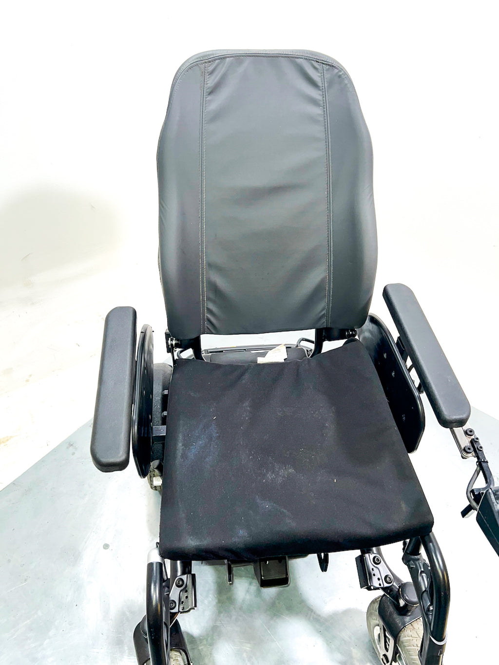 Invacare Spectra XTR2 Used Electric Wheelchair Powerchair Powered Rise Tilt Recline