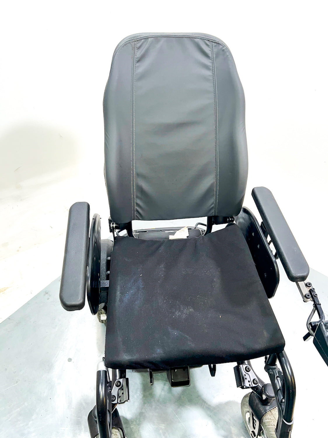 Invacare Spectra XTR2 Used Electric Wheelchair Powerchair Powered Rise Tilt Recline