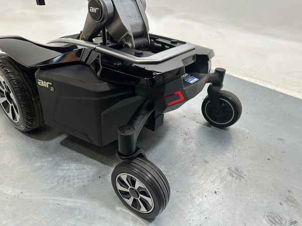 STUNNING 2022 PRIDE JAZZY AIR 2 POWERCHAIR WITH RAISER