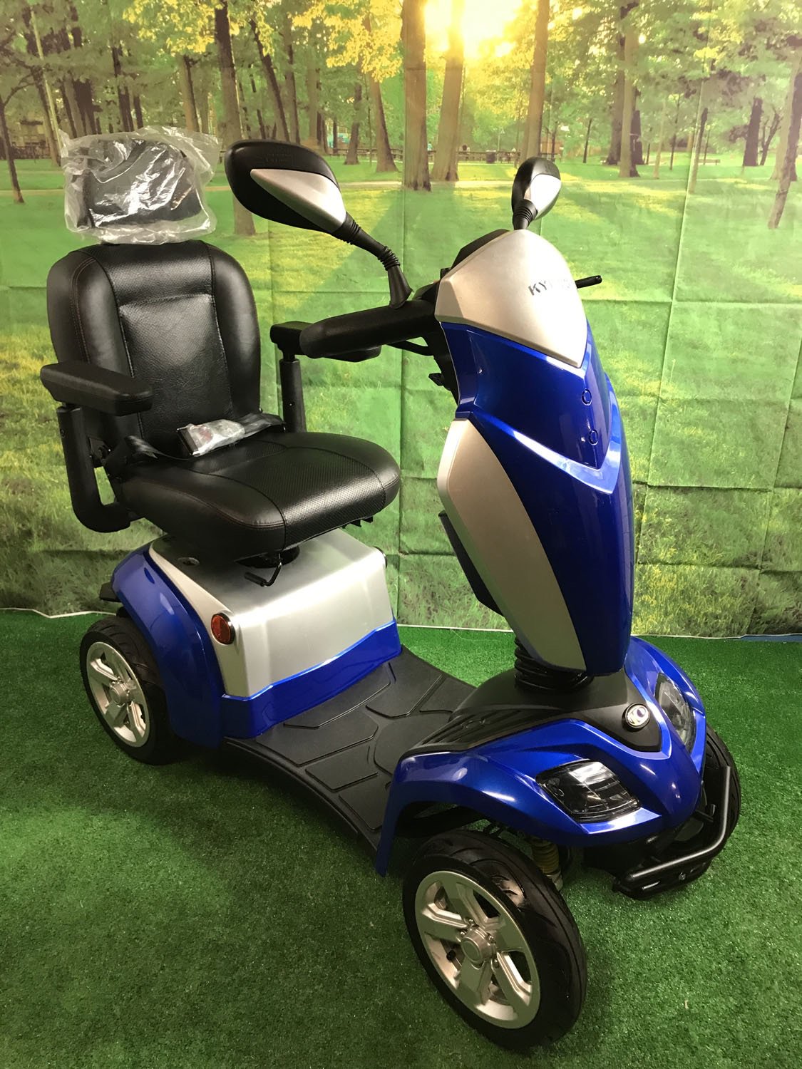 Kymco Agility 8mph Mobility Scooter in BLUE