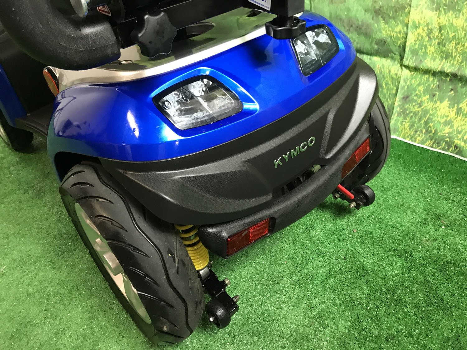 Kymco Agility 8mph Mobility Scooter in BLUE