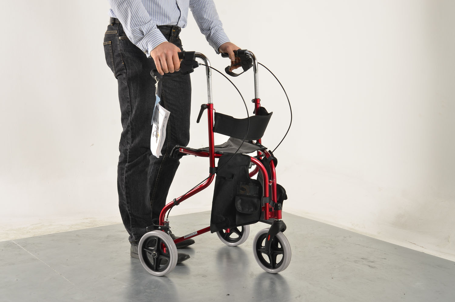 Lightweight Folding 3-Wheel Tri-Walker With Seat. Adjustable Handles. Brakes. Carry bag