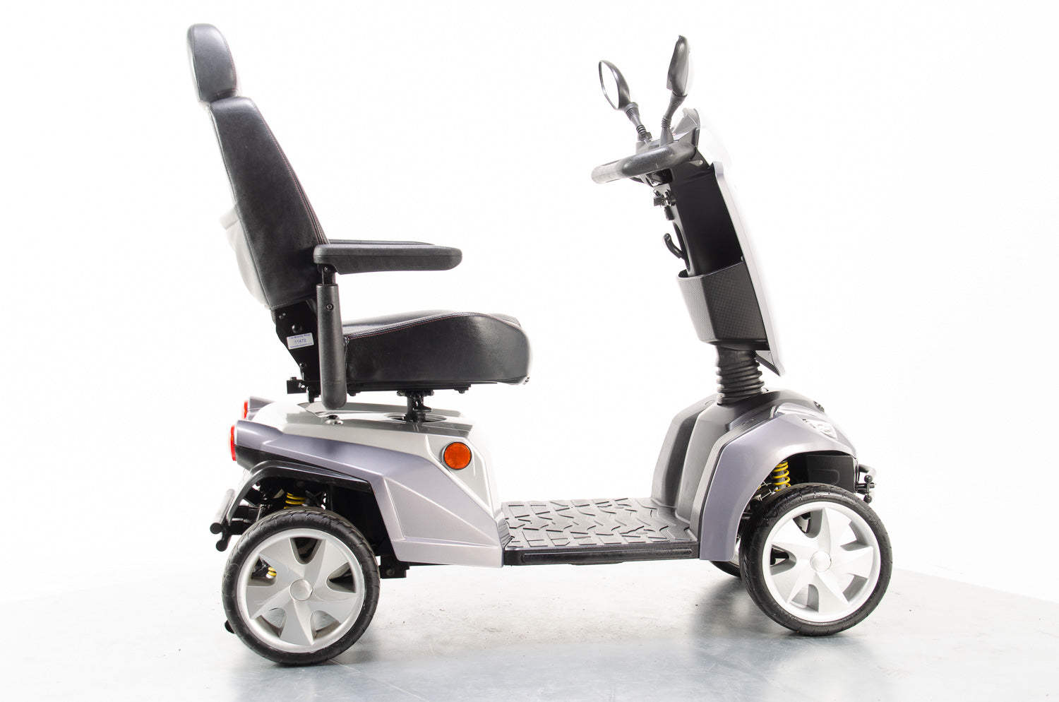Kymco Maxer 8mph Large All Terrain Mobility Scooter in Metallic Grey Excellent Condition Secondary image