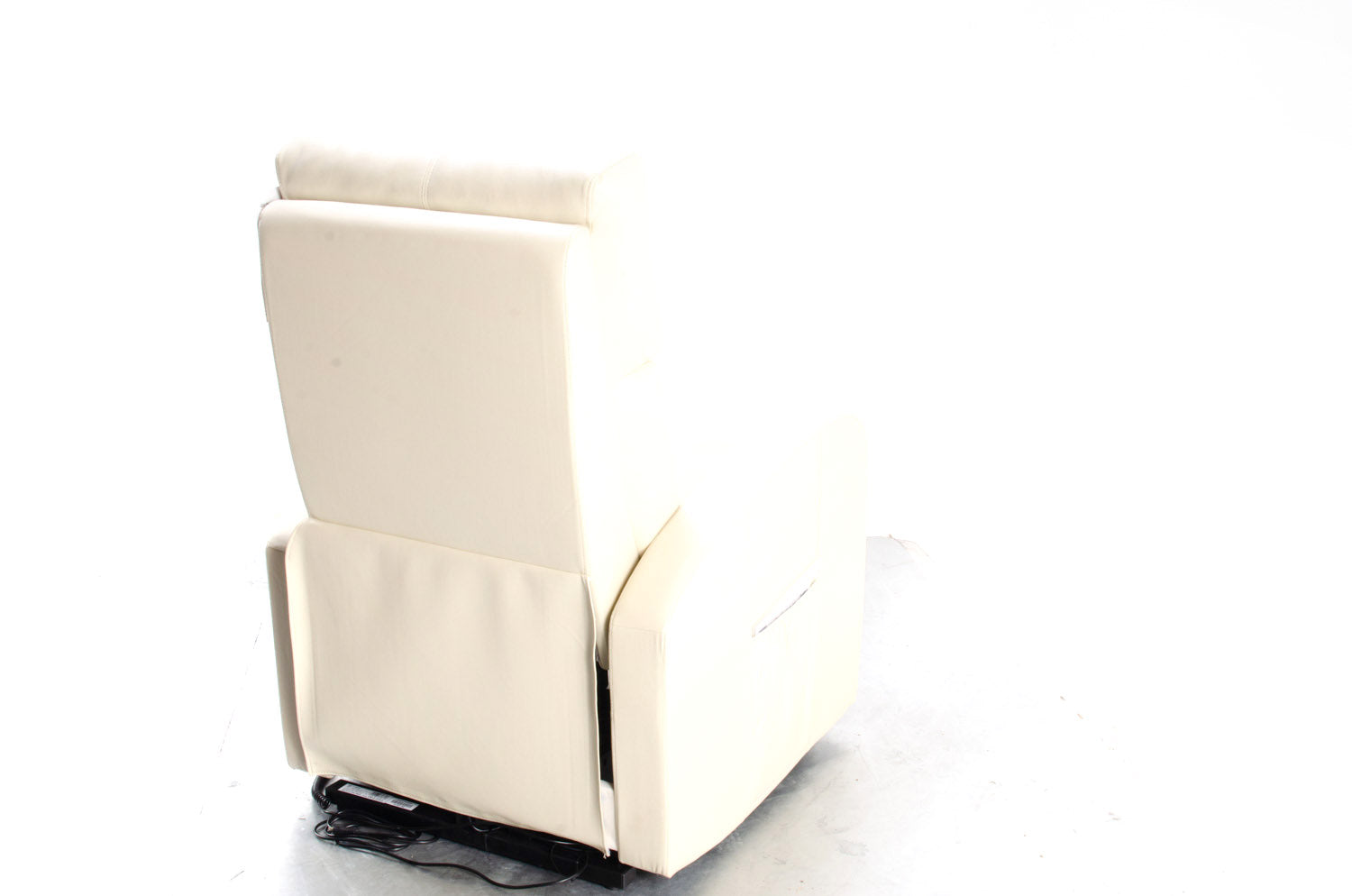 New Restwell Dual Motor Rise & Recline Chair from Drive DeVilbiss in Cream