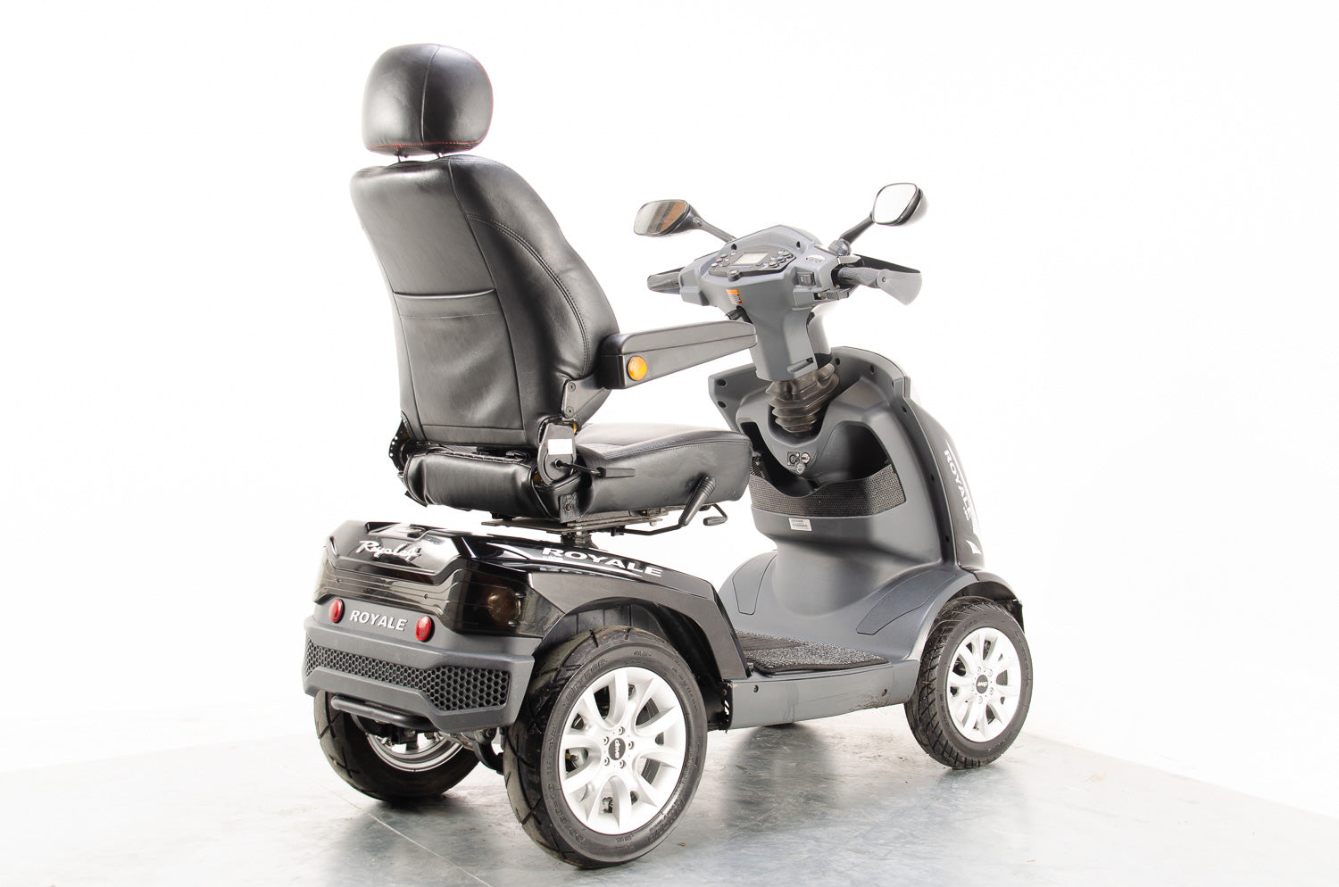 Drive Royale 4 8mph Large Comfort Class 3 Mobility Scooter in Black