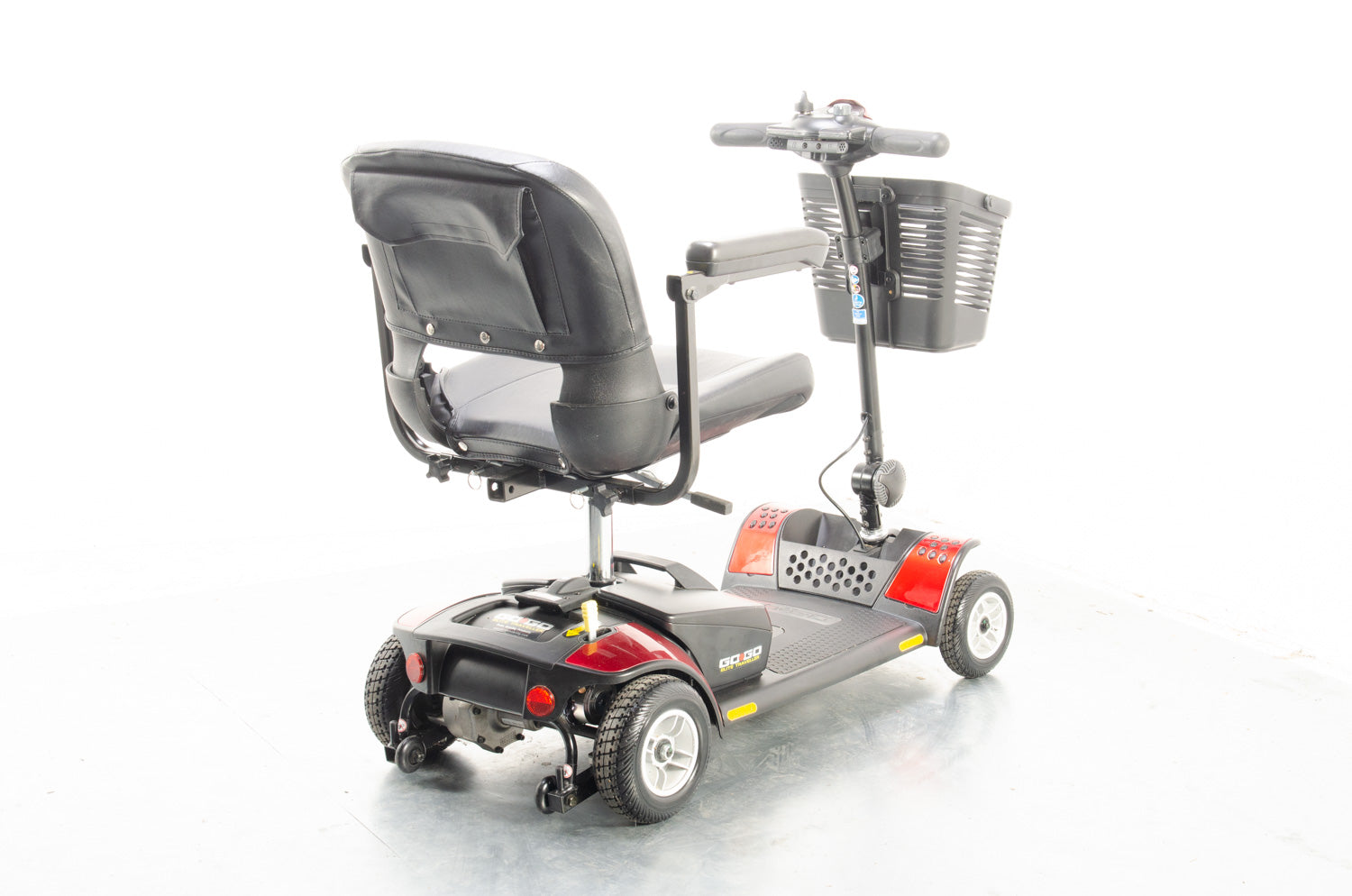 2016 Pride Go-Go Elite Traveller 4mph Transportable Mobility Boot Scooter in Red