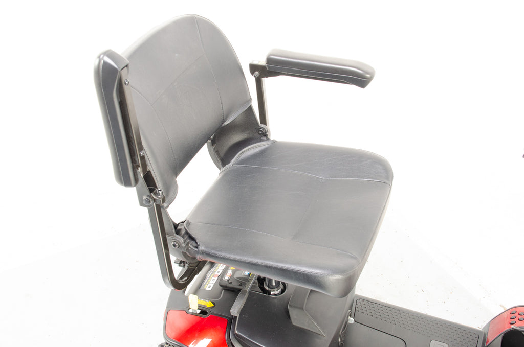 2016 Pride Go-Go Elite Traveller 4mph Transportable Mobility Boot Scooter in Red