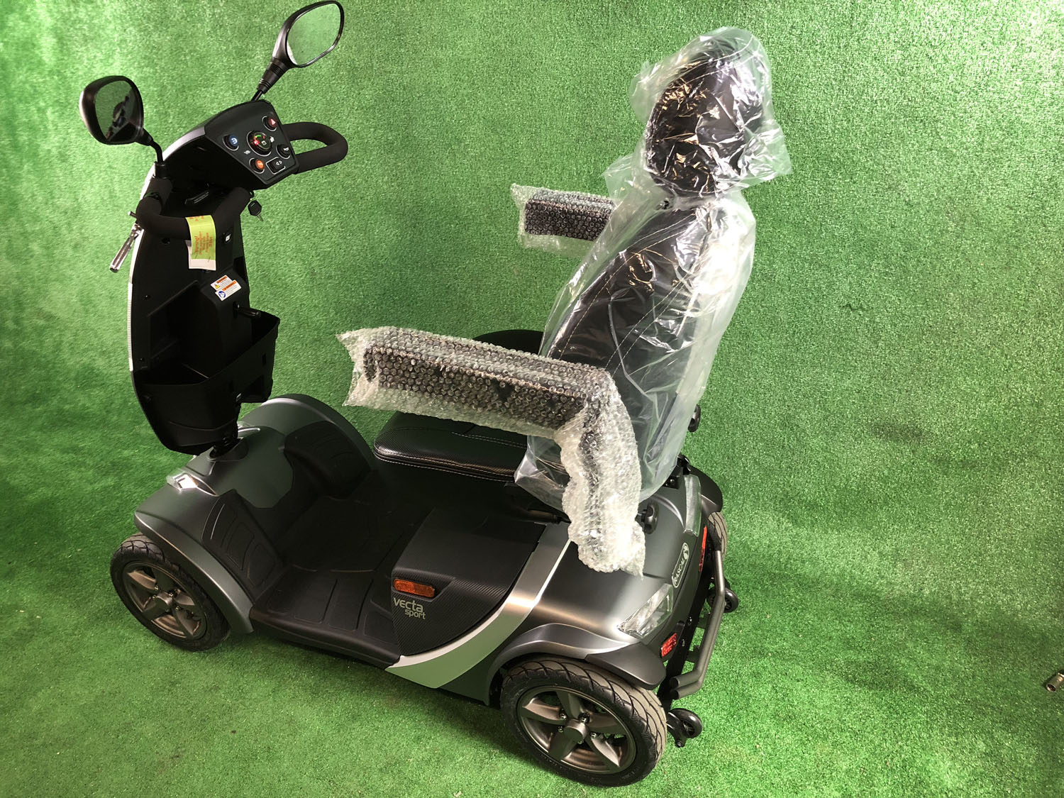 BRAND NEW ELECTRIC MOBILITY RASCAL VETRA SPORT COMPACT 8MPH MOBILITY ...