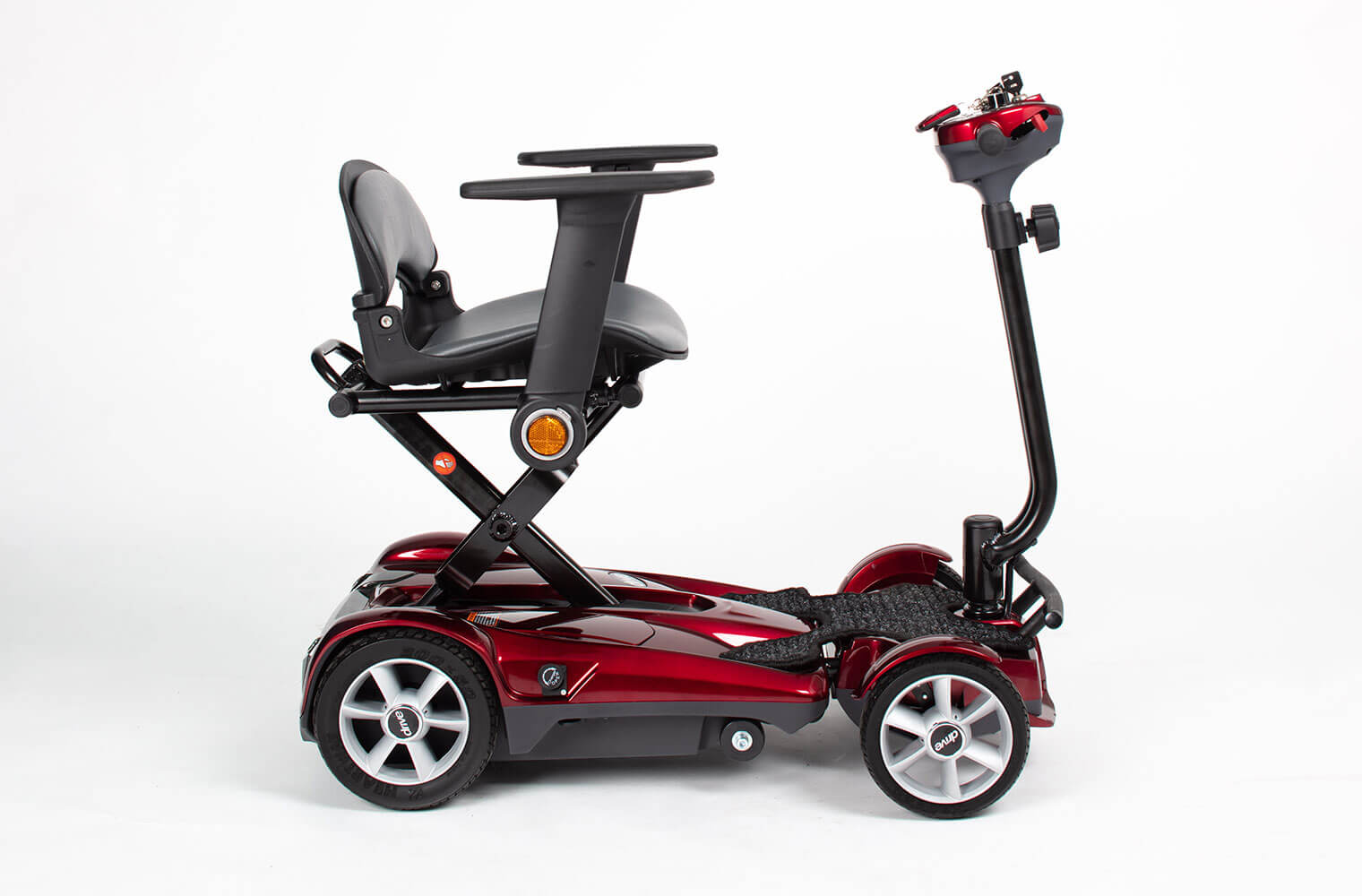 Discovery Pro Ultra Lightweight Auto Folding Electric Mobility Scooter Drive DeVilbiss