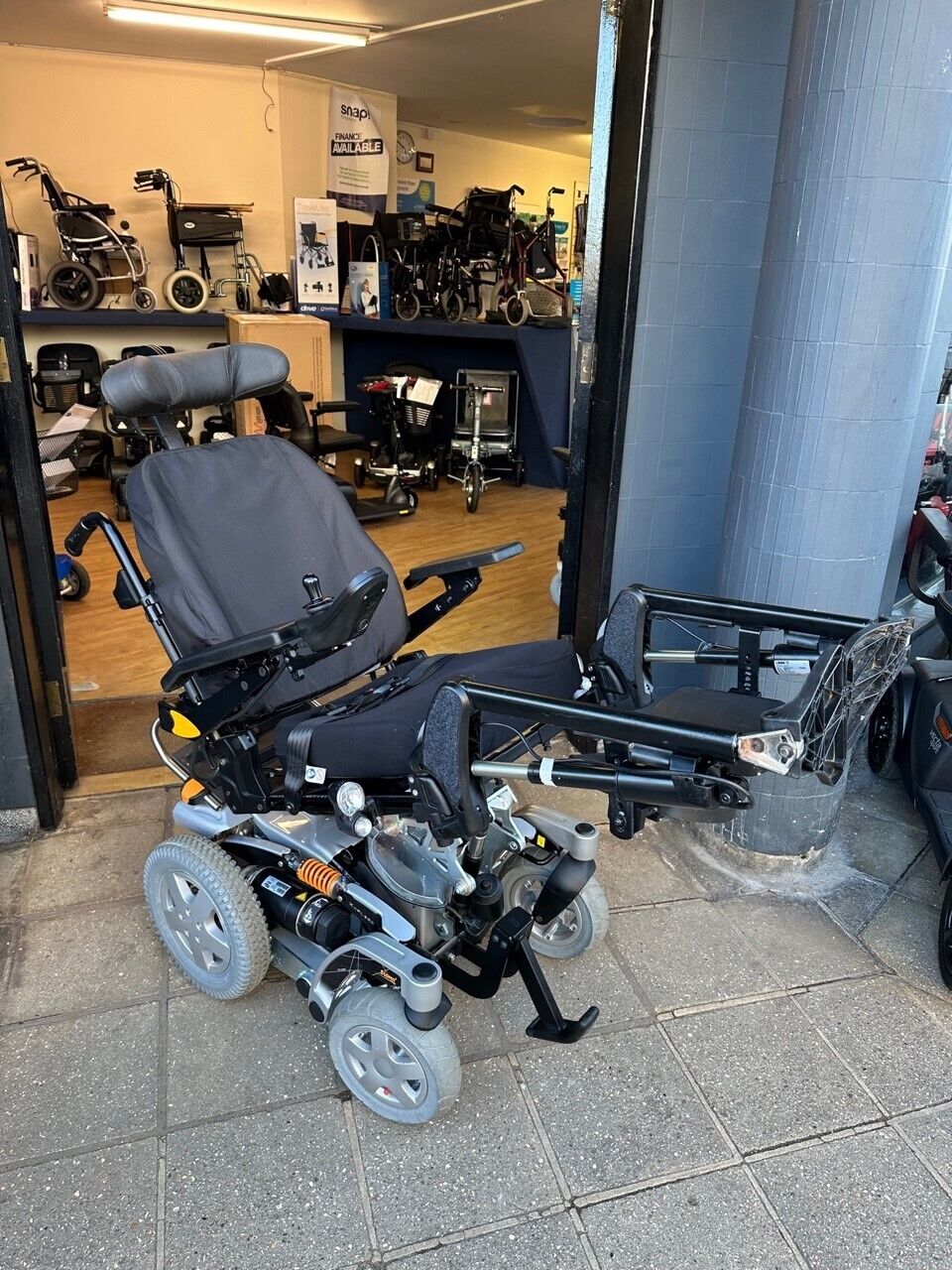 Invacare Storm X-plore 8mph Electric Wheelchair Powerchair All-Terrain Indoor Outdoor Main image