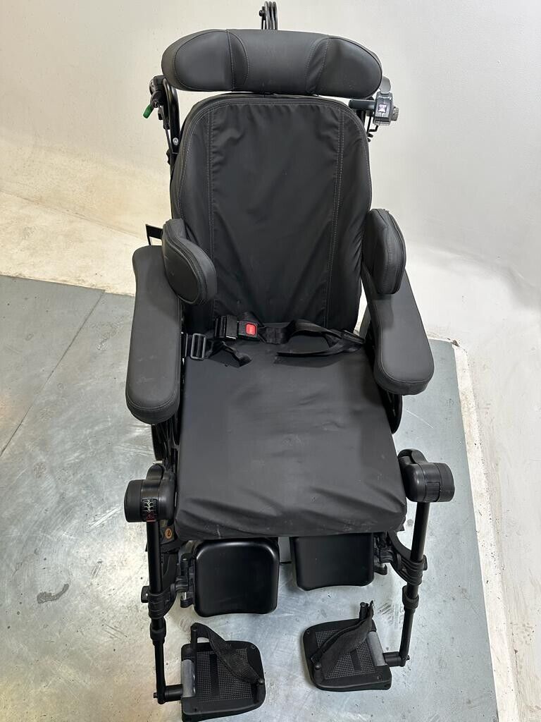 Invacare Azalea Rea with Alber Motor Assist and Leg Raiser