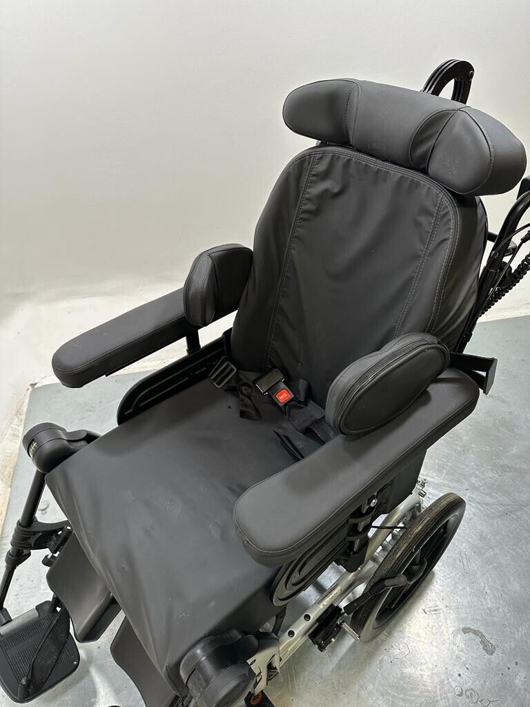 Invacare Azalea Rea with Alber Motor Assist and Leg Raiser